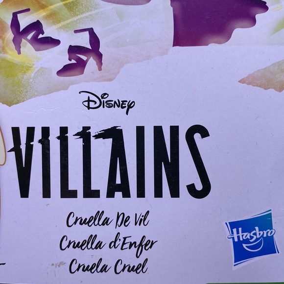 Disney Villains Cruella De Vil Fashion Doll Hasbro in Box - Picture 2 of 13